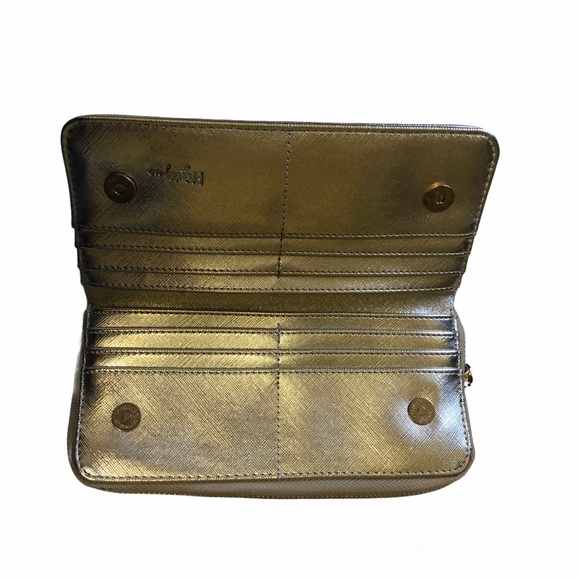 Golden Handbag - Picture 3 of 4